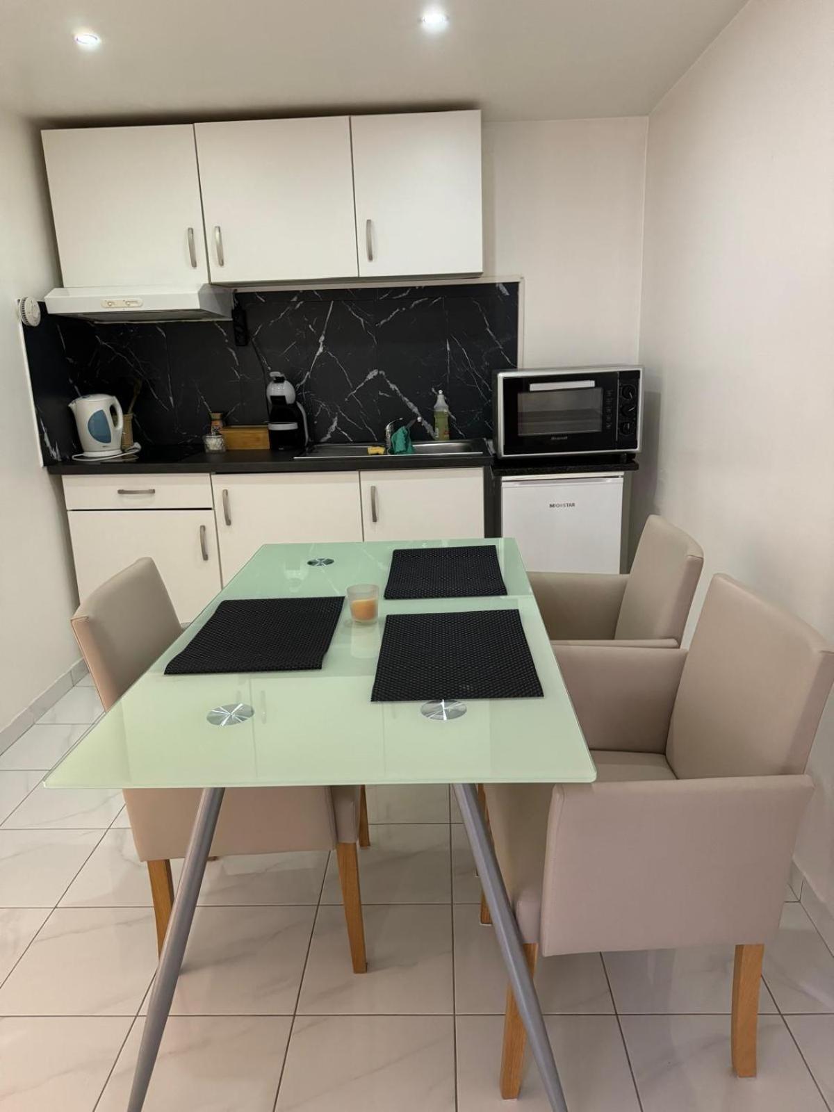 Studio 45M2 Tres Calme Village-Neuf Buitenkant foto